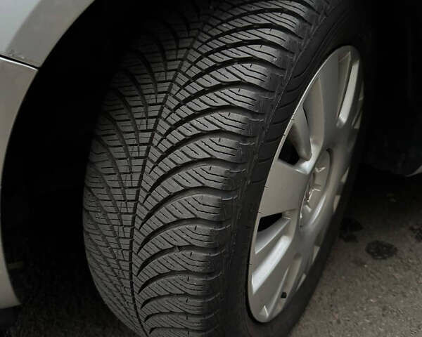 Опель Зафира 2009 в Ровно на Automoto.ua Серый Опель Зафира, объемом двигателя 1.6 л и пробегом 210 тыс. км за 5950 $, фото 20 на Automoto.ua