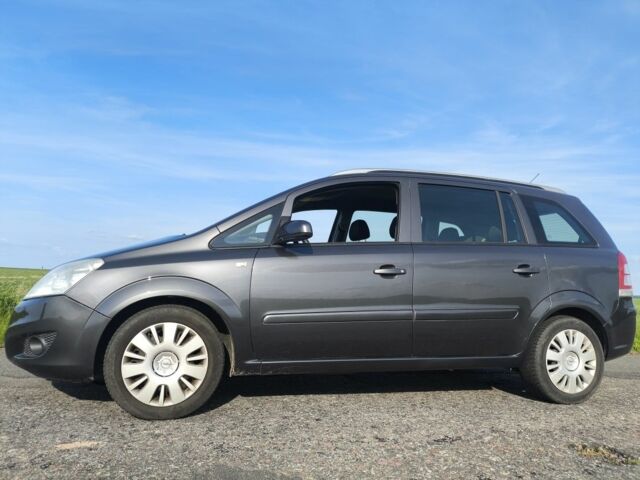 Серый Опель Зафира, объемом двигателя 1.6 л и пробегом 170 тыс. км за 6300 $, фото 8 на Automoto.ua