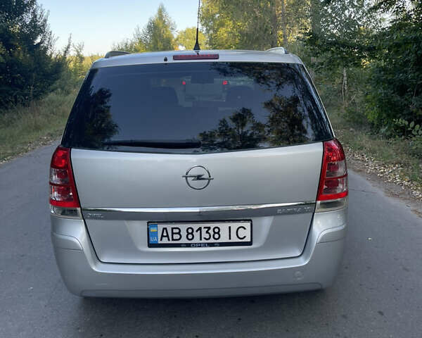 Серый Опель Зафира, объемом двигателя 1.6 л и пробегом 208 тыс. км за 5800 $, фото 10 на Automoto.ua