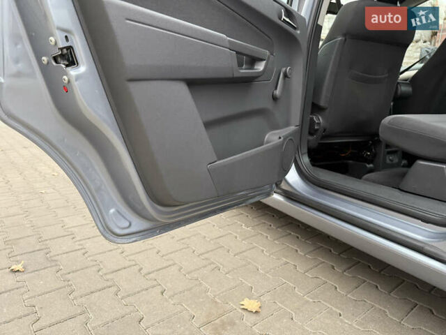 Серый Опель Зафира, объемом двигателя 1.6 л и пробегом 290 тыс. км за 5750 $, фото 32 на Automoto.ua