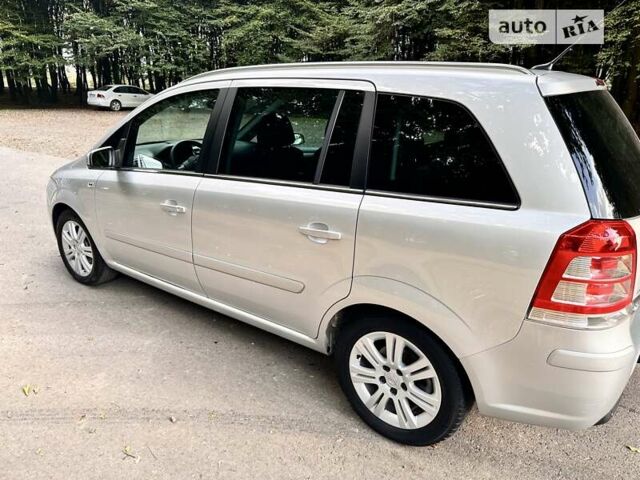 Серый Опель Зафира, объемом двигателя 1.7 л и пробегом 173 тыс. км за 7850 $, фото 8 на Automoto.ua