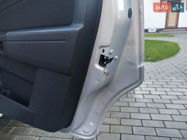 Серый Опель Зафира, объемом двигателя 2.2 л и пробегом 139 тыс. км за 7400 $, фото 25 на Automoto.ua