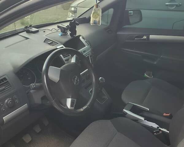 Опель Зафіра 2009 у Кропивницькому (Кіровограді) на Automoto.ua Сірий Опель Зафіра, об'ємом двигуна 1.7 л та пробігом 247 тис. км за 6200 $, фото 3 на Automoto.ua