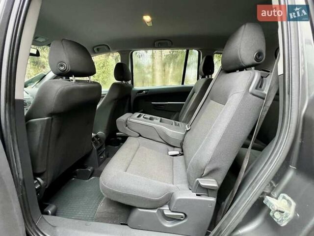 Сірий Опель Зафіра, об'ємом двигуна 1.6 л та пробігом 208 тис. км за 6199 $, фото 44 на Automoto.ua