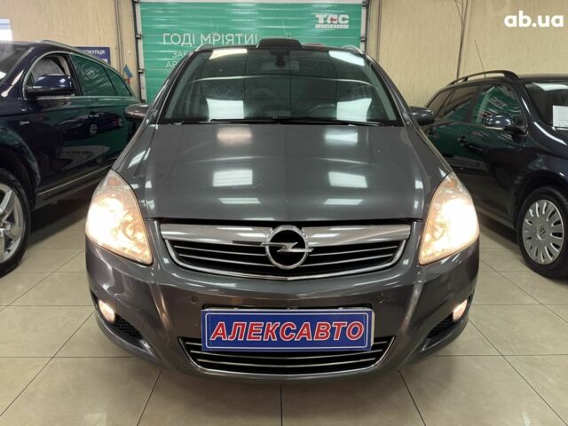 Серый Опель Зафира, объемом двигателя 1.7 л и пробегом 250 тыс. км за 6500 $, фото 1 на Automoto.ua
