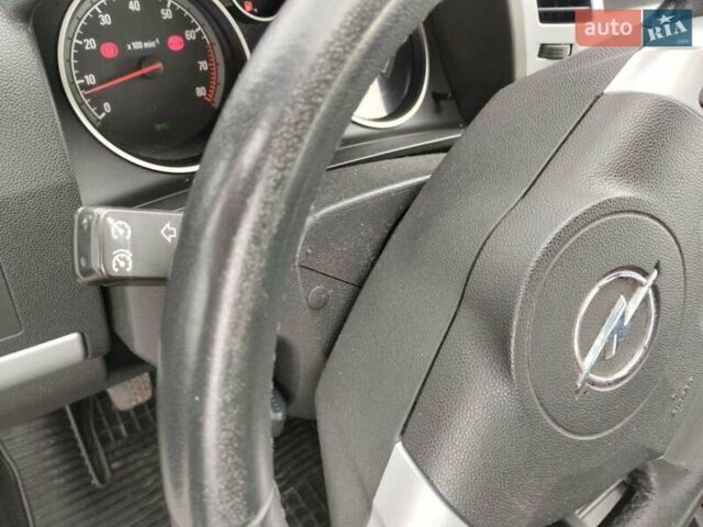 Сірий Опель Зафіра, об'ємом двигуна 1.8 л та пробігом 241 тис. км за 6600 $, фото 6 на Automoto.ua