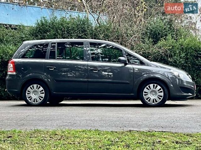 Серый Опель Зафира, объемом двигателя 1.6 л и пробегом 208 тыс. км за 6550 $, фото 7 на Automoto.ua