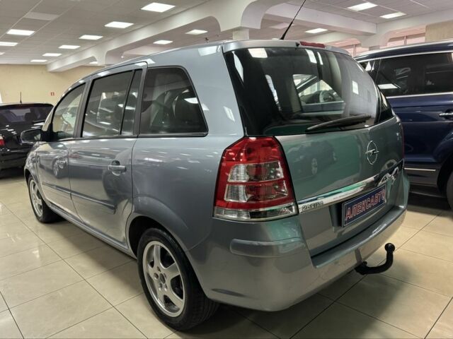 Серый Опель Зафира, объемом двигателя 1.8 л и пробегом 204 тыс. км за 6000 $, фото 3 на Automoto.ua