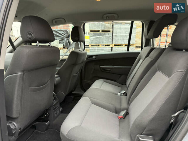 Серый Опель Зафира, объемом двигателя 1.6 л и пробегом 290 тыс. км за 5750 $, фото 34 на Automoto.ua