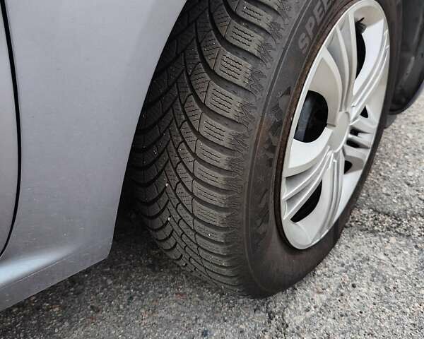 Серый Опель Зафира, объемом двигателя 1.6 л и пробегом 172 тыс. км за 6450 $, фото 12 на Automoto.ua