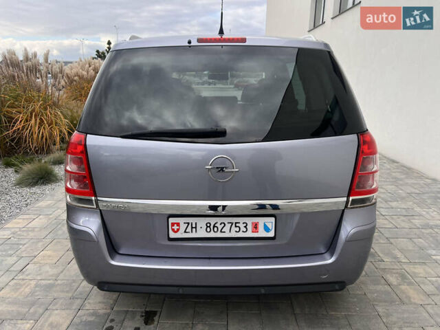 Серый Опель Зафира, объемом двигателя 1.8 л и пробегом 196 тыс. км за 5900 $, фото 5 на Automoto.ua