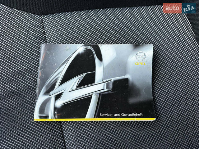 Серый Опель Зафира, объемом двигателя 1.6 л и пробегом 181 тыс. км за 6500 $, фото 112 на Automoto.ua