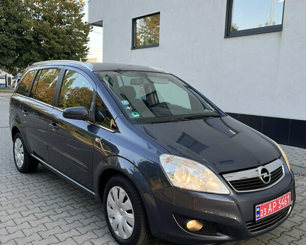 Сірий Опель Зафіра, об'ємом двигуна 1.6 л та пробігом 240 тис. км за 7000 $, фото 4 на Automoto.ua