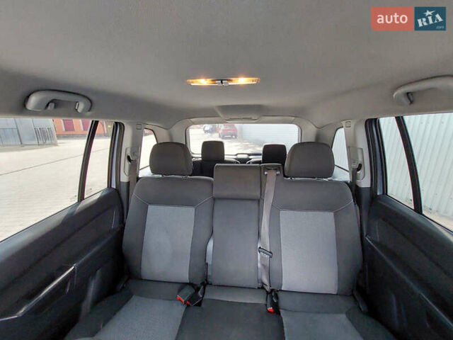 Серый Опель Зафира, объемом двигателя 1.7 л и пробегом 256 тыс. км за 6000 $, фото 13 на Automoto.ua