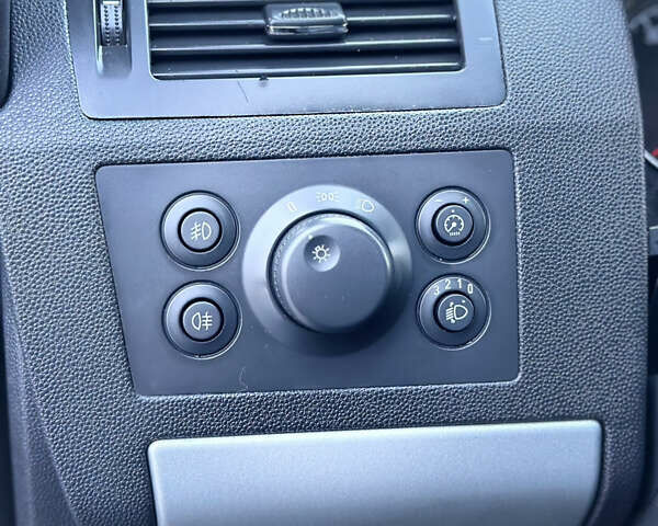 Серый Опель Зафира, объемом двигателя 1.6 л и пробегом 181 тыс. км за 6500 $, фото 35 на Automoto.ua