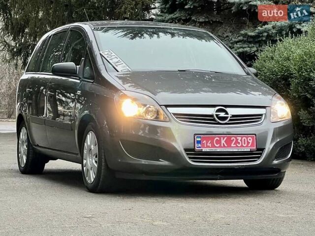 Серый Опель Зафира, объемом двигателя 1.6 л и пробегом 208 тыс. км за 6550 $, фото 20 на Automoto.ua