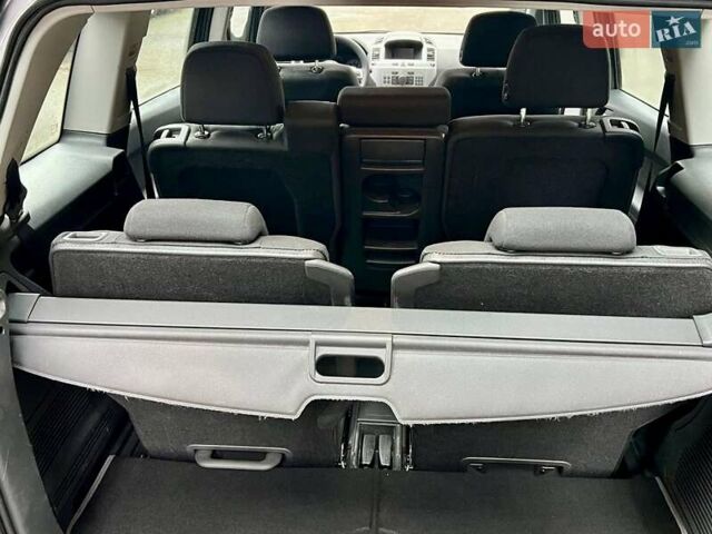 Серый Опель Зафира, объемом двигателя 1.6 л и пробегом 208 тыс. км за 6550 $, фото 62 на Automoto.ua