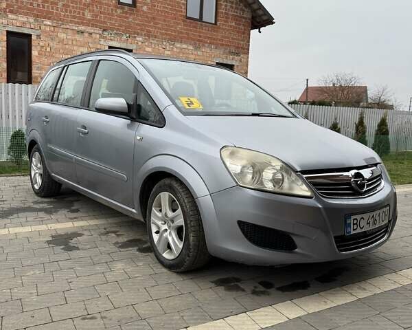 Серый Опель Зафира, объемом двигателя 1.69 л и пробегом 245 тыс. км за 6200 $, фото 4 на Automoto.ua