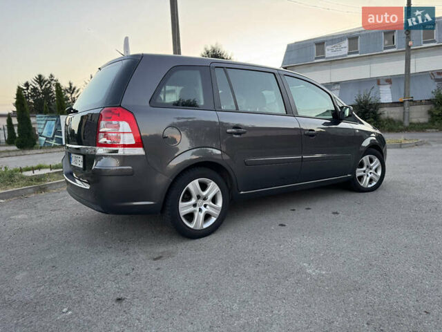 Серый Опель Зафира, объемом двигателя 1.9 л и пробегом 254 тыс. км за 7700 $, фото 10 на Automoto.ua