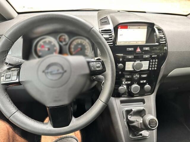 Серый Опель Зафира, объемом двигателя 1.7 л и пробегом 173 тыс. км за 7850 $, фото 17 на Automoto.ua