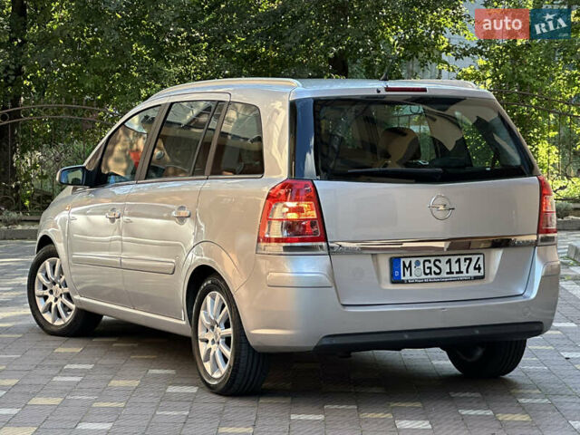 Сірий Опель Зафіра, об'ємом двигуна 1.6 л та пробігом 156 тис. км за 6899 $, фото 3 на Automoto.ua