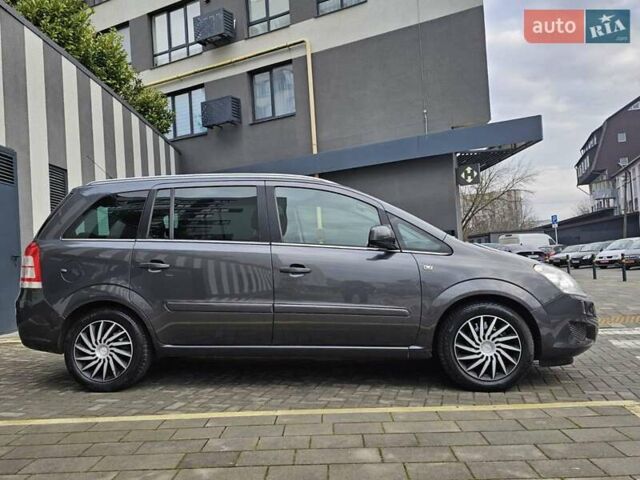 Серый Опель Зафира, объемом двигателя 1.8 л и пробегом 180 тыс. км за 7000 $, фото 7 на Automoto.ua