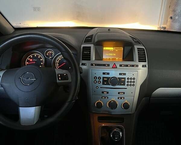 Опель Зафира 2010 в Луцке на Automoto.ua Серый Опель Зафира, объемом двигателя 1.6 л и пробегом 172 тыс. км за 6999 $, фото 3 на Automoto.ua