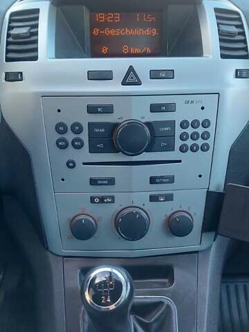 Серый Опель Зафира, объемом двигателя 1.6 л и пробегом 189 тыс. км за 6650 $, фото 17 на Automoto.ua