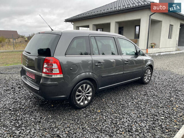 Серый Опель Зафира, объемом двигателя 1.8 л и пробегом 210 тыс. км за 7000 $, фото 4 на Automoto.ua