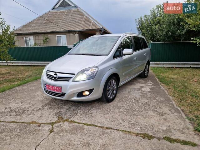 Серый Опель Зафира, объемом двигателя 1.8 л и пробегом 204 тыс. км за 7950 $, фото 5 на Automoto.ua