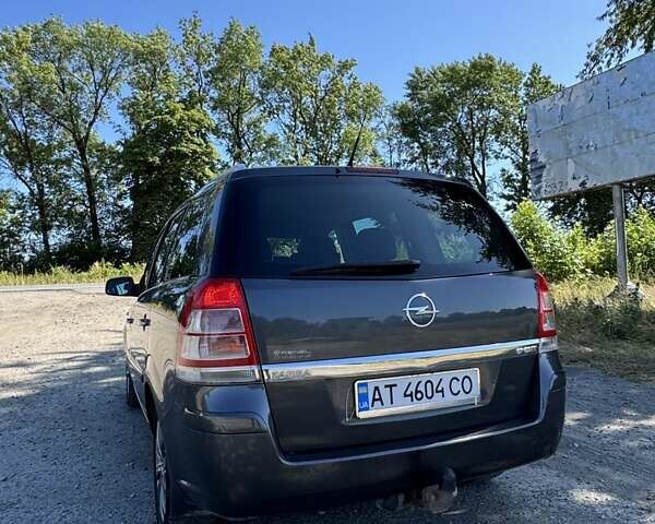 Серый Опель Зафира, объемом двигателя 1.7 л и пробегом 450 тыс. км за 7000 $, фото 9 на Automoto.ua
