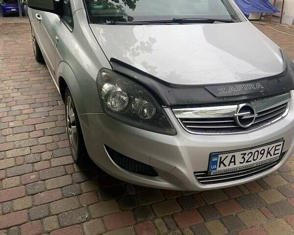 Сірий Опель Зафіра, об'ємом двигуна 1.9 л та пробігом 202 тис. км за 6000 $, фото 3 на Automoto.ua
