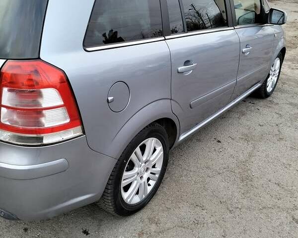 Сірий Опель Зафіра, об'ємом двигуна 1.7 л та пробігом 228 тис. км за 6500 $, фото 4 на Automoto.ua