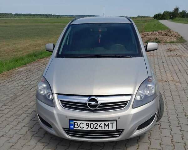 Серый Опель Зафира, объемом двигателя 1.7 л и пробегом 230 тыс. км за 6990 $, фото 2 на Automoto.ua