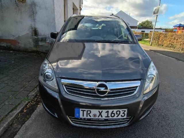 Серый Опель Зафира, объемом двигателя 1.8 л и пробегом 184 тыс. км за 7650 $, фото 1 на Automoto.ua