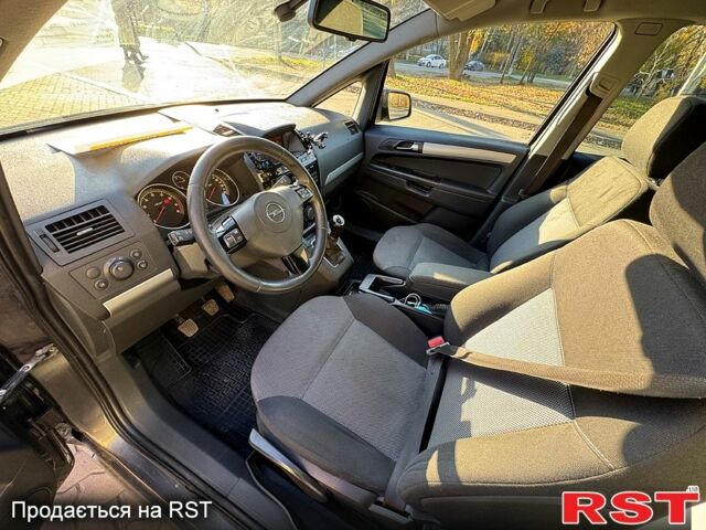 Серый Опель Зафира, объемом двигателя 1.8 л и пробегом 231 тыс. км за 7050 $, фото 6 на Automoto.ua