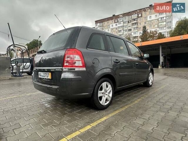 Сірий Опель Зафіра, об'ємом двигуна 1.6 л та пробігом 231 тис. км за 5999 $, фото 13 на Automoto.ua