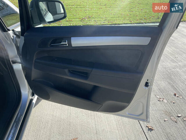 Серый Опель Зафира, объемом двигателя 1.8 л и пробегом 182 тыс. км за 7250 $, фото 34 на Automoto.ua