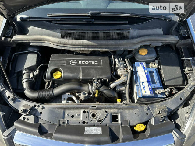 Сірий Опель Зафіра, об'ємом двигуна 1.7 л та пробігом 236 тис. км за 7500 $, фото 14 на Automoto.ua