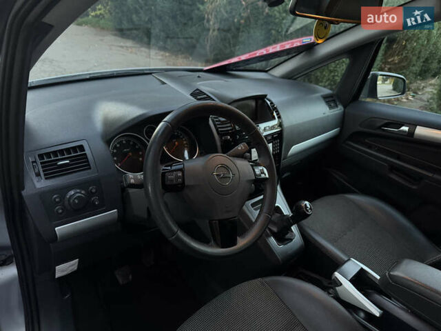 Опель Зафира 2010 в Умани на Automoto.ua Серый Опель Зафира, объемом двигателя 1.8 л и пробегом 174 тыс. км за 6500 $, фото 11 на Automoto.ua