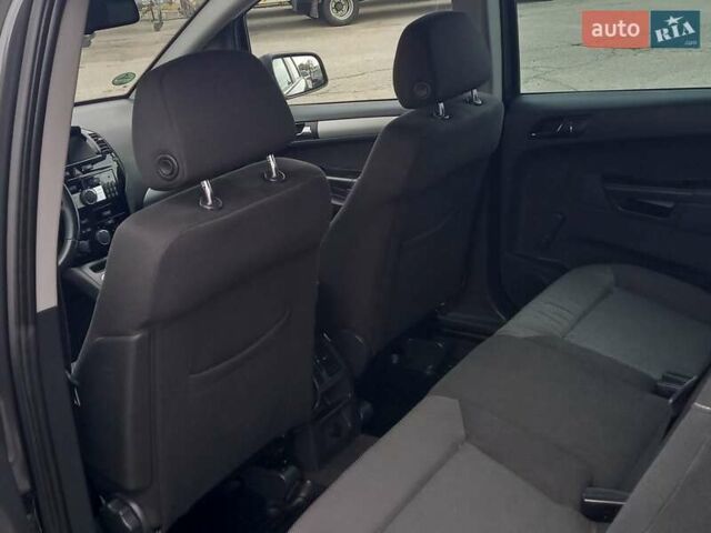 Сірий Опель Зафіра, об'ємом двигуна 1.6 л та пробігом 223 тис. км за 6900 $, фото 44 на Automoto.ua