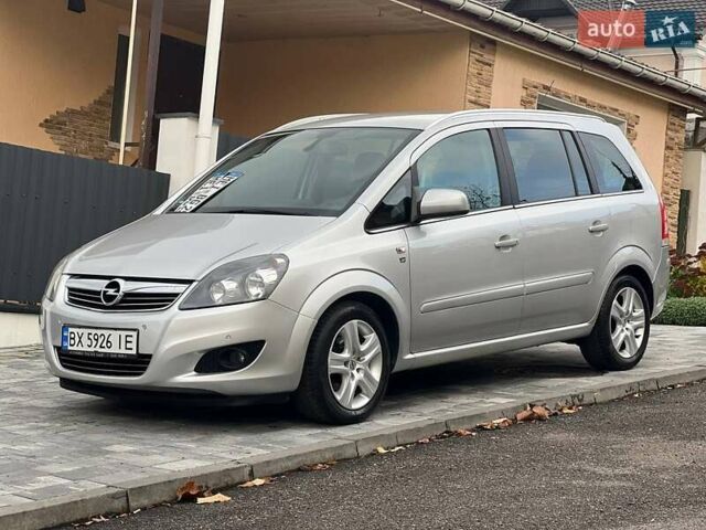 Серый Опель Зафира, объемом двигателя 1.6 л и пробегом 167 тыс. км за 7499 $, фото 4 на Automoto.ua
