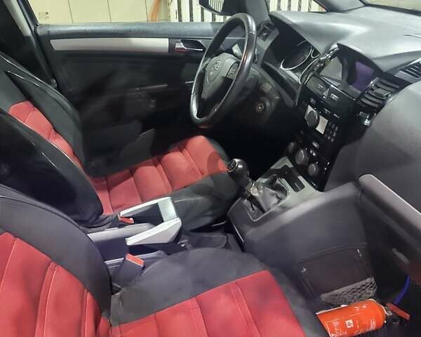 Серый Опель Зафира, объемом двигателя 1.69 л и пробегом 320 тыс. км за 6300 $, фото 8 на Automoto.ua
