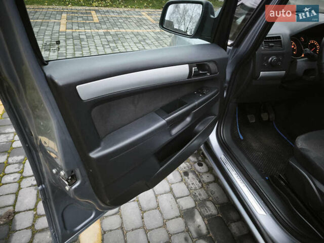Сірий Опель Зафіра, об'ємом двигуна 1.69 л та пробігом 326 тис. км за 5800 $, фото 29 на Automoto.ua