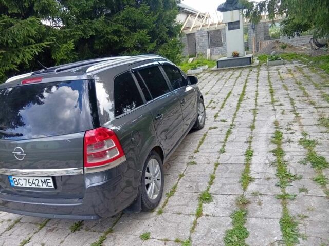 Серый Опель Зафира, объемом двигателя 1.7 л и пробегом 220 тыс. км за 5800 $, фото 2 на Automoto.ua