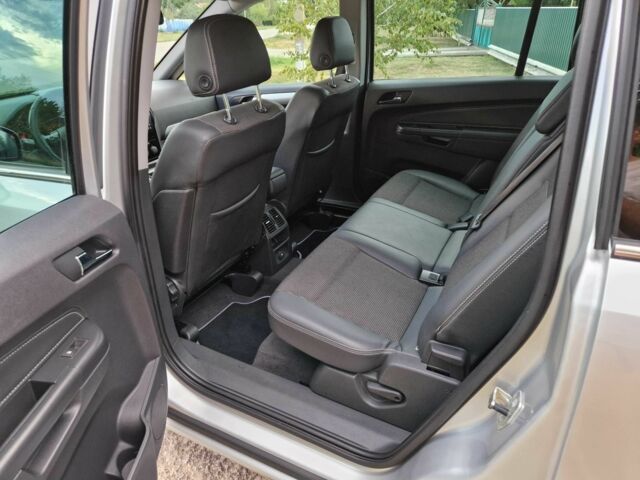 Серый Опель Зафира, объемом двигателя 1.8 л и пробегом 204 тыс. км за 7950 $, фото 14 на Automoto.ua