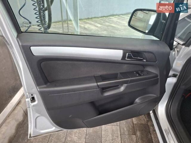 Сірий Опель Зафіра, об'ємом двигуна 1.7 л та пробігом 284 тис. км за 6300 $, фото 18 на Automoto.ua