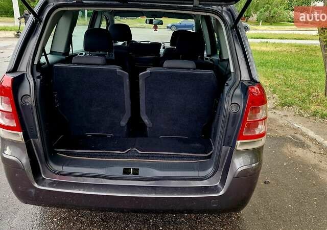 Серый Опель Зафира, объемом двигателя 1.6 л и пробегом 221 тыс. км за 7000 $, фото 17 на Automoto.ua