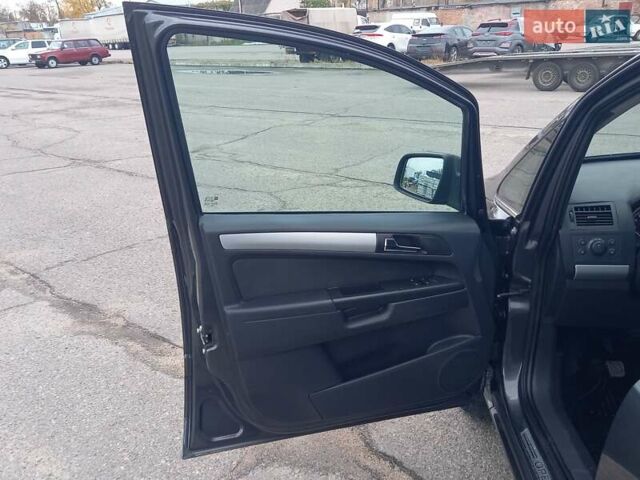 Сірий Опель Зафіра, об'ємом двигуна 1.6 л та пробігом 223 тис. км за 6900 $, фото 21 на Automoto.ua