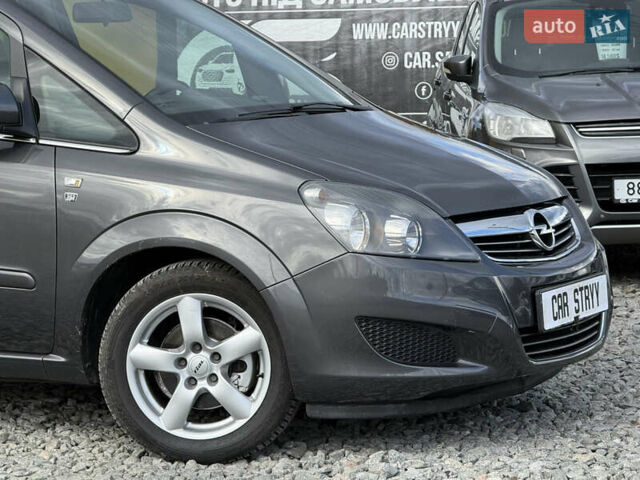 Опель Зафира 2010 в Стрые на Automoto.ua Серый Опель Зафира, объемом двигателя 1.8 л и пробегом 197 тыс. км за 6999 $, фото 13 на Automoto.ua